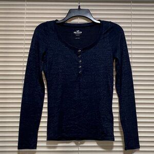 Hollister Women's Navy Blue Long Sleeved Slim Tee Size M